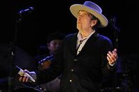 Bob Dylan, ici au festival des Vieilles Charrues, en France, en 2012. (C)Fred Tanneau / AFP