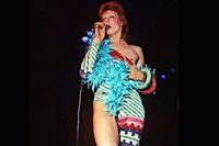 David Bowie en 1973. Cette année là, il est Aladdin Sane. ©Bill Orchard / Rex / Sipa