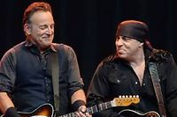 Bruce Springsteen et l'un de ses musiciens. ©Sipa Press