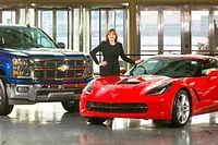 La nouvelle directrice générale de GM, Mary Barra, commence bien l'année avec les prix de la voiture de l'année, la Corvette, et du 