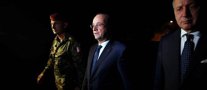 Le general Soriano accompagne du president Hollande et de Laurent Fabius, le 10 decembre 2013 a Bangui.