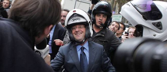 Francois Hollande, deja sur un scooter en 2011, mais avec un autre casque.