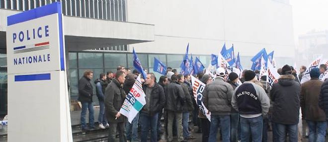 Les syndicats Alliance et Unite SGP Police ont lance un appel a manifester dans plusieurs villes de France.