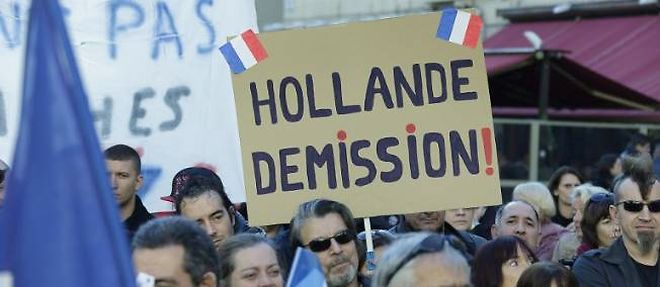 Une premiere manifestation, organisee par le collectif Hollande degage, a ressemble quelques centaines de personnes a Paris le 19 janvier dernier.