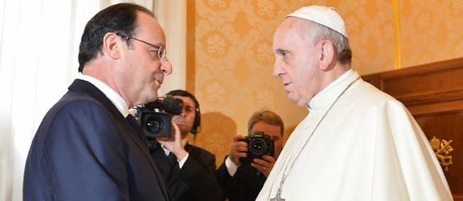 Francois Hollande et le pape Francois vendredi au Vatican.