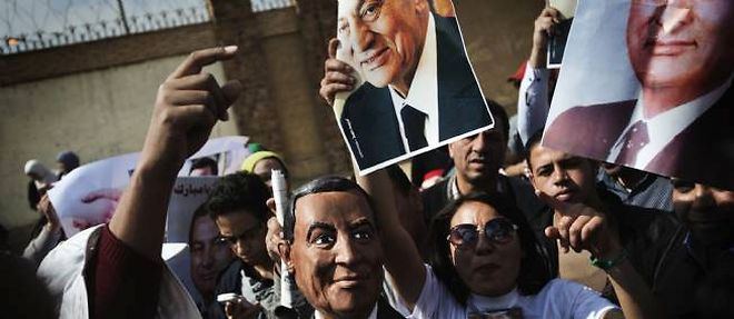 Lors de son proces en avril dernier, l'ancien president Hosni Moubarak pouvait compter sur ses partisans les plus fideles.