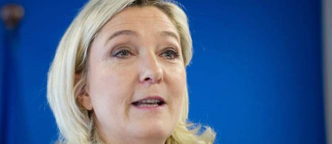 La presidente du FN, Marine Le Pen, a critique dimanche ce qu'elle a qualifie de "repudiation" de Valerie Trierweiler par Francois Hollande.
