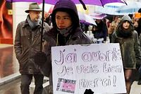 Des milliers de manifestants, en France, contre la loi sur l'IVG en Espagne