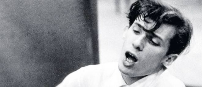 Des 1964, a 32 ans, Glenn Gould (1932-1982), pianiste de genie, fuit tout contact, refusant les concerts. Jusqu'a sa mort, il vit reclus, ne sortant de sa retraite canadienne que pour enregistrer.