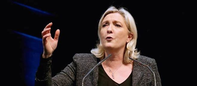 Venue soutenir Roger Paris, le candidat du Front national a Reims, Marine Le Pen a estime que les prochaines elections municipales etaient "fondamentales pour le FN".