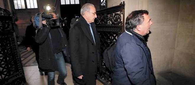 Andre Hazout, a son arrivee au palais de justice de Paris.