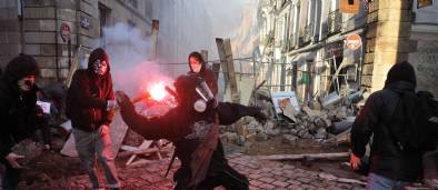 Manif contre Notre-Dame-des-Landes : sc&egrave;nes de chaos &agrave; Nantes