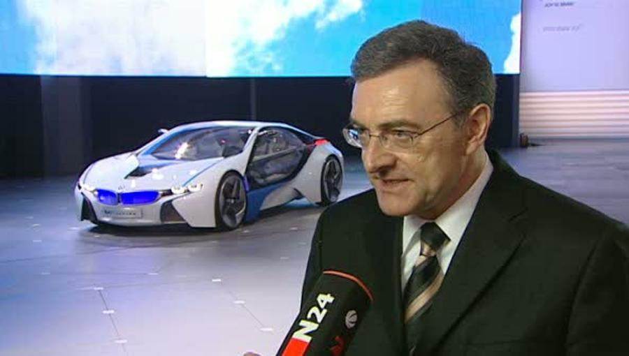 Norbert Reithofer a engagé BMW dans un ambitieux programme électrique comme ici avec la i8 ©  DR