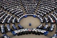 Europ&eacute;ennes : entre Bruxelles et Strasbourg, la r&eacute;alit&eacute; du Parlement racont&eacute;e par des d&eacute;put&eacute;s europ&eacute;ens