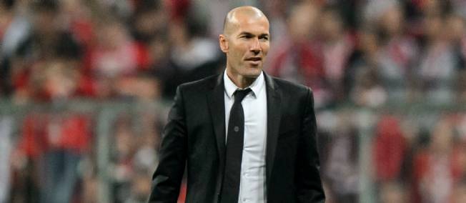 Football : Zinedine Zidane entra&icirc;neur &agrave; Bordeaux ? La rumeur enfle