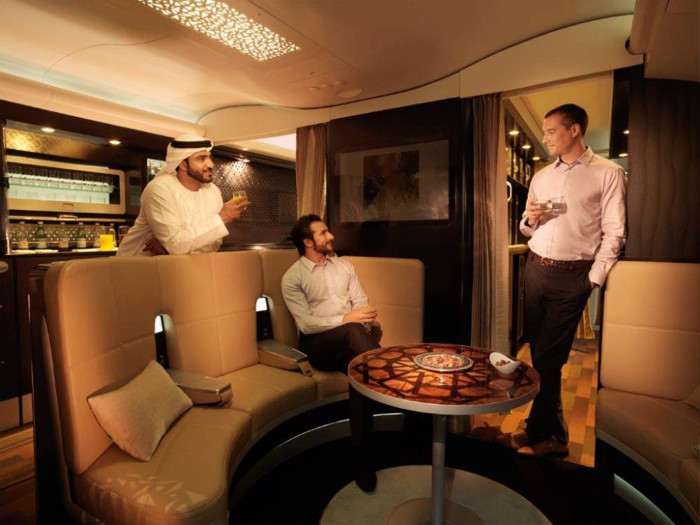 le lobby de l'A380, entre la classes Affaires et la Première classe ©  Etihad