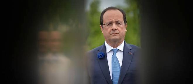 Francois Hollande lors des commemorations du 8 Mai, a Paris.