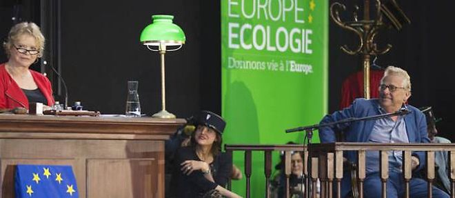Pour son dernier meeting de campagne des europeennes a Paris, Europe Ecologie-Les Verts a organise jeudi une parodie de proces de Daniel Cohn-Bendit.