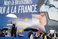 Marine Le Pen le 1er mai a Paris. (C)Kenzo Tribouillard/AFP