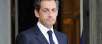 Sarkozy fait un pas de plus sur le chemin de son retour en politique