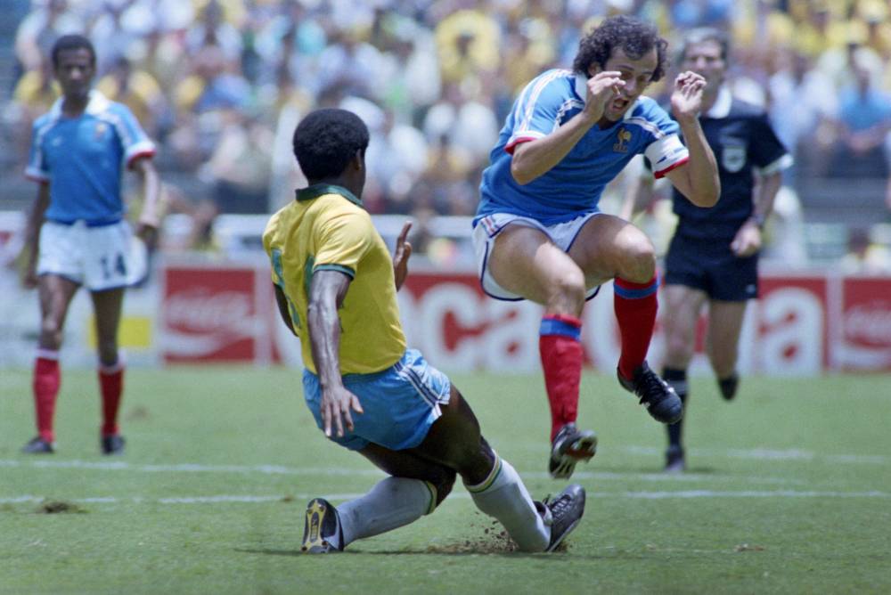Le quart de finale Brésil-France est l'un des matchs de légende de la Coupe du monde. © GEORGES GOBET AFP
