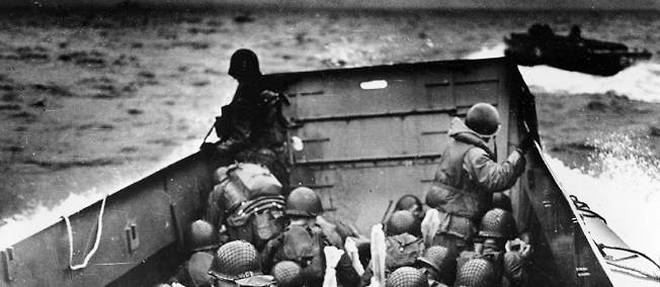 Barge de débarquement en route vers la côte le 6 juin 1944 WW2 