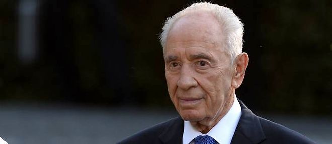 Shimon Peres a prie pour la paix dimanche au Vatican en compagnie du pape et de Mahmoud Abbas.