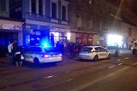 La police de Bratislava intervenant apres la bagarre dans le bar. (C)Stop & Go