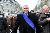 &quot;Fourn&eacute;e&quot; de Jean-Marie Le Pen : Gollnisch &eacute;voque une &quot;temp&ecirc;te dans un verre d'eau m&eacute;diatique&quot;