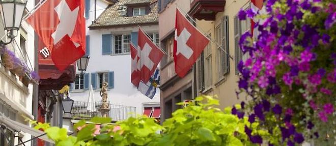 L'insolente sante de l'economie suisse attire les travailleurs etrangers.