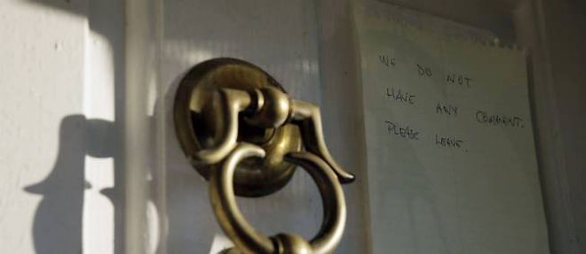 "Nous n'avons aucun commentaire. S'il vous plait, partez !" Une note sur la porte de Johann Breyer lors des investigations sur son passe nazi en 2012.