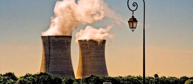 Le nucleaire doit rester, dans le projet de l'UMP, au coeur de la politique energetique francaise.