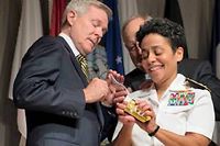 Michelle Howard est devenue, le 2 juillet, la premiere amirale quatre etoiles de l'histoire de l'US Navy. (C)AFP