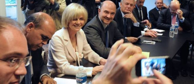 Francois Hollande devra trancher : de qui, entre Pierre Moscovici et Elisabeth Guigou, proposera-t-il la candidature comme commissaire europeen ?