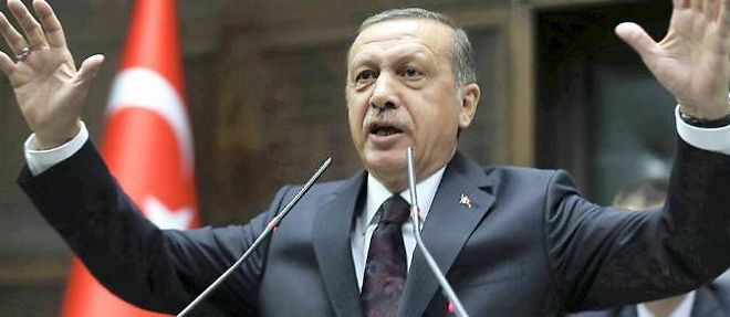 Le Premier ministre conservateur turc, Recep Tayyip Erdogan, affirme qu'Israel commet un genocide a Gaza.