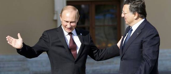 Manuel Barroso (a droite) s'est entretenu par telephone avec Vladimir Poutine au sujet de l'Ukraine.