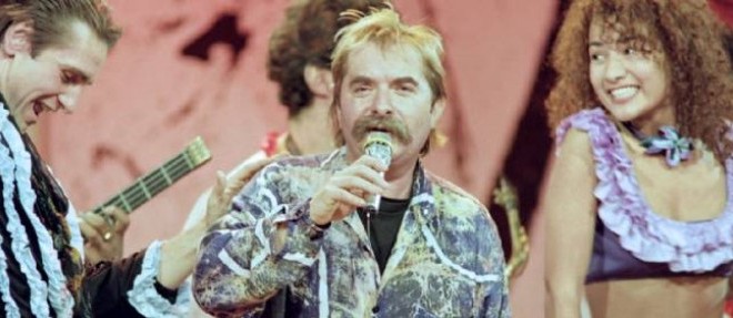 Le chanteur Pierre Vassiliu lors de l'emission "Champs-Elysees" en 1989.