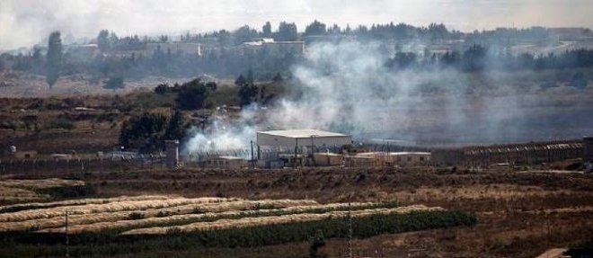 La branche syrienne d'al-Qaida et des groupes rebelles ont pris mercredi a l'armee syrienne le passage de Qouneitra, reliant la partie syrienne du Golan a celle occupee par Israel.
