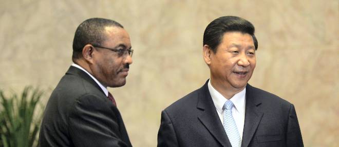 Le Premier ministre ethiopien, Hailemariam Desalegn,  avec le president chinois, Xi Jinping, au Palais du peuple de Pekin en juin 2013.