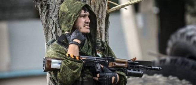Un separatiste pro-russe a Donetsk, bastion rebelle dans l'est de l'Ukraine, le 22 juillet 2014.