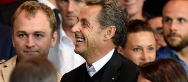 Sarkozy : un sondage le pose en seul barrage face a Le Pen