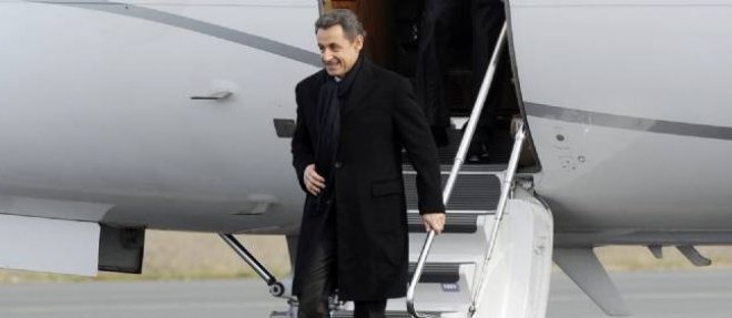 Nicolas Sarkozy a l'aeroport de La Rochelle le 21 fevrier 2012. Photo d'illustration.