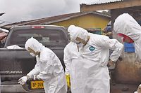 Ebola : le cri d'alarme de Philippe Douste-Blazy
