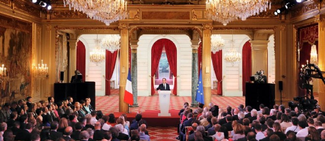 Francois Hollande a tenu sa quatrieme conference de presse dans la salle de reception de l'Elysee.