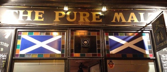 Le Pure Malt, le seul pub ecossais veritablement detenu par un Ecossais, organisait hier une soiree aux couleurs de l'independance.