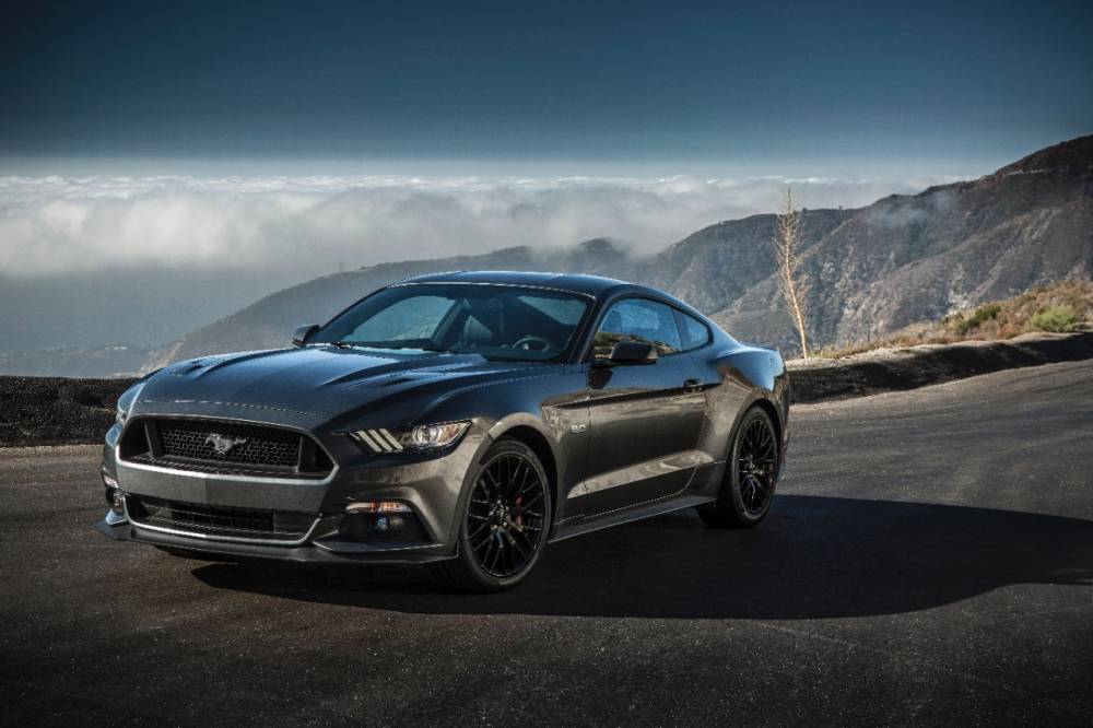 FORD MUSTANG ©  FORD