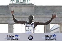 Le Kenyan Dennis Kimetto bat le record du monde du marathon