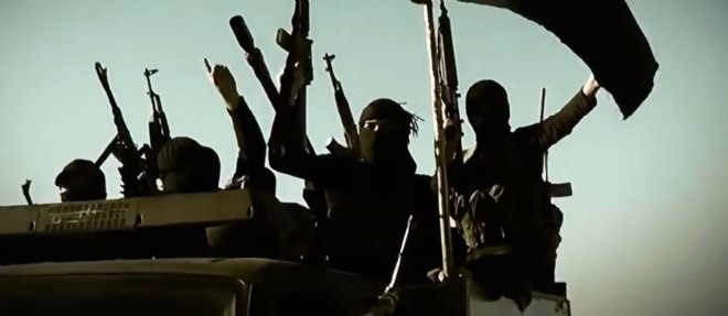 Capture d'ecran d'une video montrant des djihadistes de l'Etat islamique.
