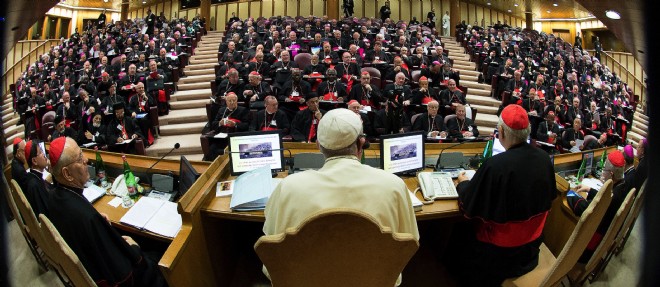 Le pape Francois lors du synode, au Vatican.