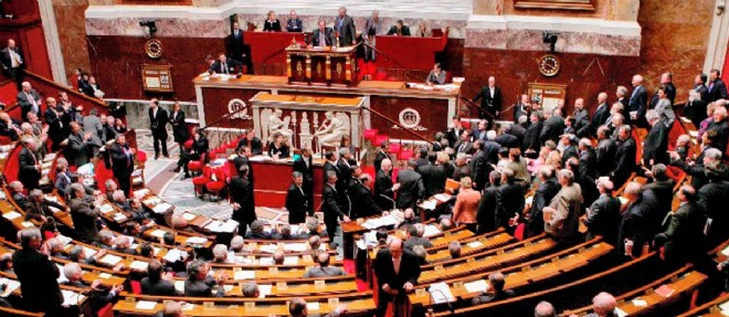 Budget : le gouvernement bloque bri&egrave;vement le vote de 300 amendements